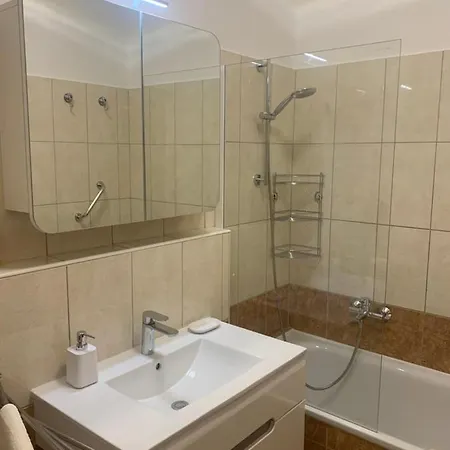Apartment Chance Buekfuerdo *