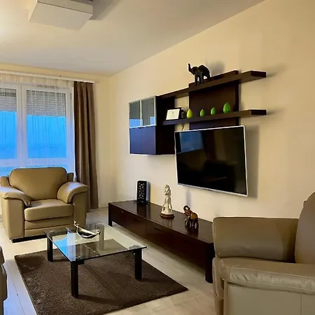 Chance Buekfuerdo Apartment *
