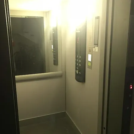 Chance Buekfuerdo Apartment Buk
